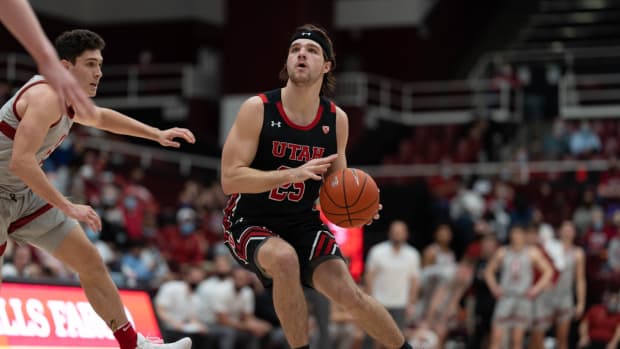 Feb 17, 2022; Stanford, California, USA; Utah Utes guard Rollie Worster (25) prepares to shoot the ball during the second half against the Stanford Cardinal at Maples Pavilion. Mandatory Credit: Stan Szeto-USA TODAY Sports